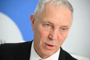 Kherson Conflict Escalates as Russian Strikes Thwart Ukrainian Reinforcements, Says Governor Saldov